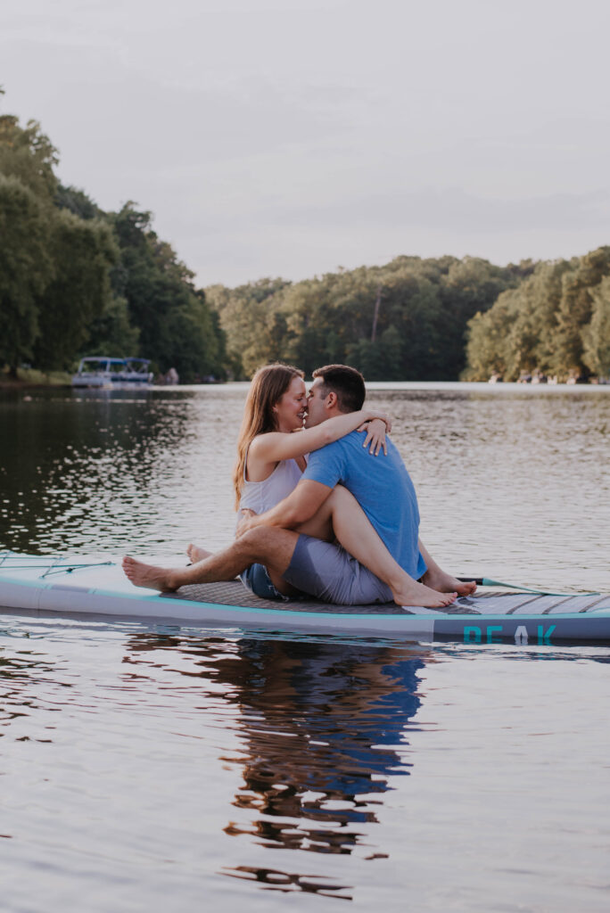 Paddle board couple